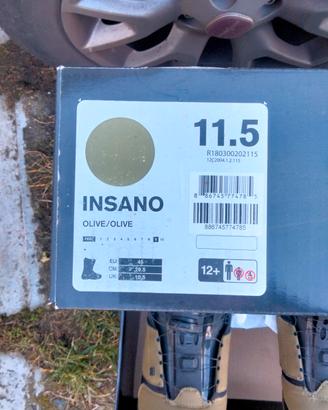 snowboard con attacchi soft, scarponi e casco... 