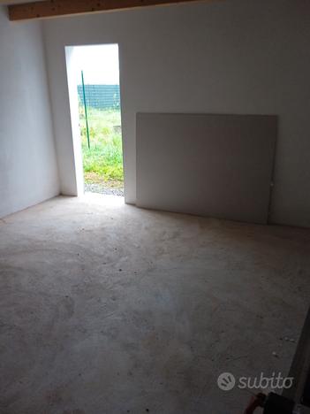 Deposito, magazzino con terreno