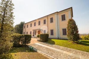 VILLA SINGOLA A PIANEZZA