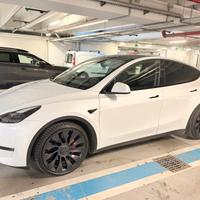 Tesla model Y Performance AWD