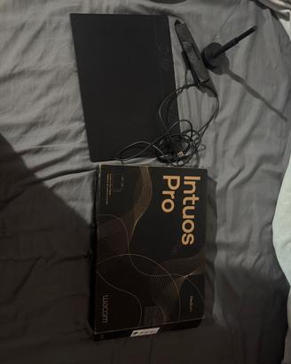 Wacom Intuos Pro M con Wacom pro pen 3