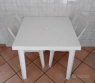 set tavolino due sedie giardino