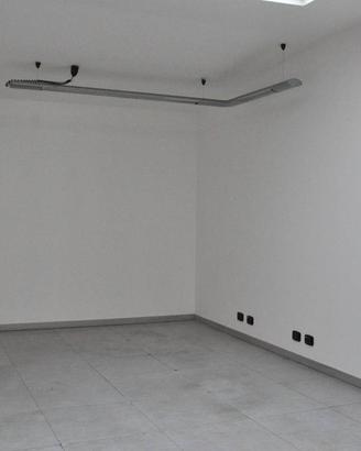 Immobile di 331 m² con 3 locali a Valmadrera