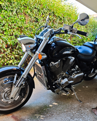 Honda VTX 1800 custom of America