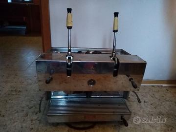 Macchina da caffe storica da bar