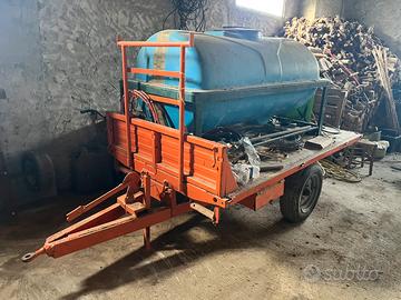 Rimorchio con accessori