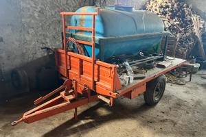 Rimorchio con accessori