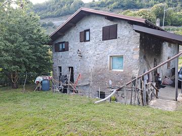 Rustico da ristrutturare con terreno