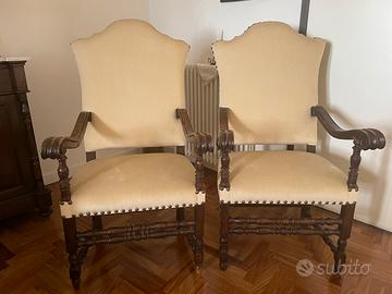 Coppia di poltrone antiche