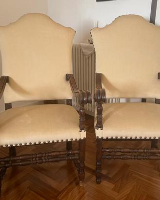 Coppia di poltrone antiche