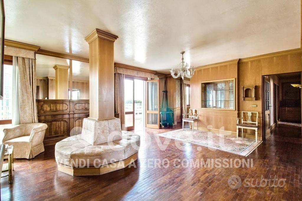 Appartamento di 140 m² con 4 locali e posto auto a - Vista 3