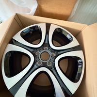 Kit  cerchi in lega da 16 per Fiat 500 l e 500 x