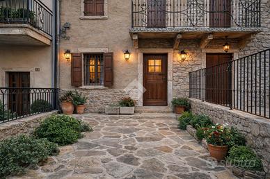 RUSTICO A BOSCO CHIESANUOVA