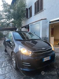 Kia rio. 2015 NEOPATENTATI (trattabile)