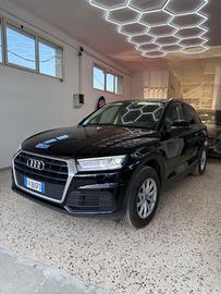 Audi Q5 35 TDI quattro S tronic Business Sport 201