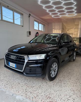 Audi Q5 35 TDI quattro S tronic Business Sport 201