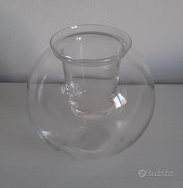 Vaso in vetro trasparente con portacandela