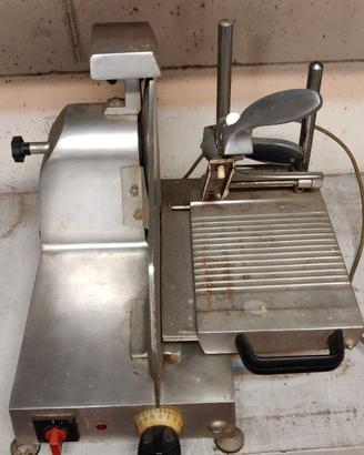 affettatrice professionale in acciaio inox