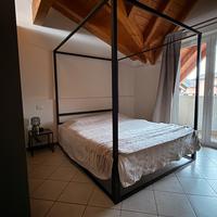 Letto matrimoniale a Baldacchino in metallo