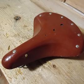 Sella in cuoio per bicicletta 