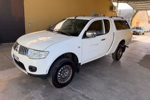 Mitsubishi L200 2.5 D Club Cab Invite Hard Top