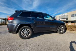 Jeep grand cherokee wk2 Overland 