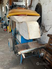 Pigiatrice automatica uva ( per fare vino )