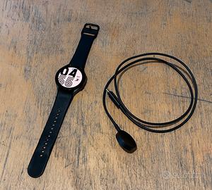 SAMSUNG SMARTH WACTH 4