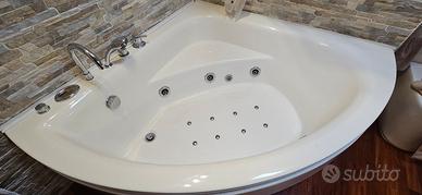 vasca idromassaggio angolare