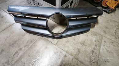 griglia radiatore anteriore  Mercedes B180CDI
