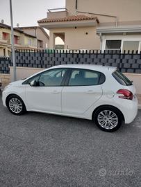 Peugeot 208 Active diesel 