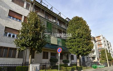 Luminoso 2 locali di 65 mq con balcone