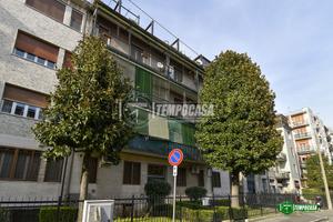 Luminoso 2 locali di 65 mq con balcone