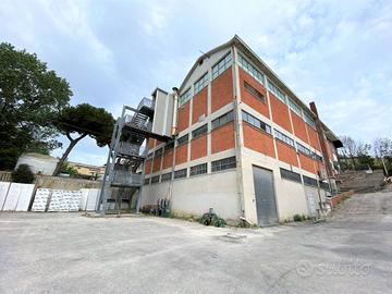 Locale commerciale artigianale uffici - Por...