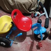 triciclo monopattino auto a pedali