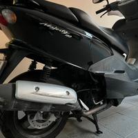 Scooter majesty 180
