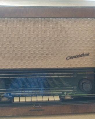 Radio vintage  "Concertino " della Telefunken 