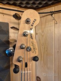 squier jaguar bass   32" con custodia morbida