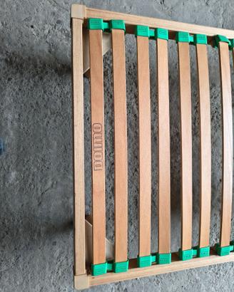 Rete singola con doghe in legno