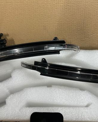 Frecce Originali specchietti Dx e Sx Audi Q3
