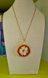 collana con fiori essicati 