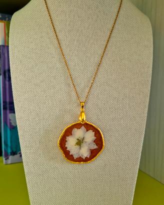 collana con fiori essicati 