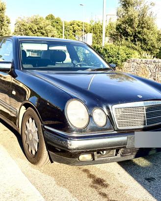Mercedes Benz E 200 kompressor