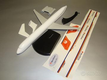 Aereo kit MD 82 Meridiana