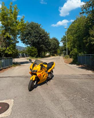 Honda vfr 800
