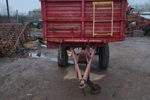 Rimorchio ribaltabile posteriore