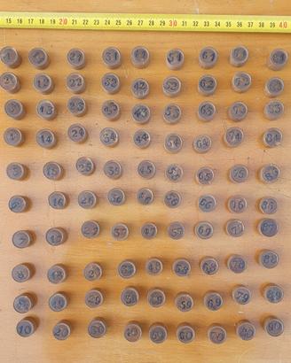 Antico gioco: numeri per tombola Bologna