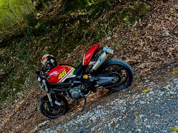 Ducati Monster 696