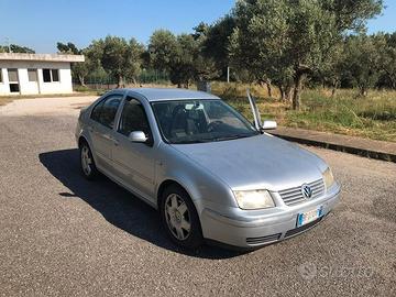 VOLKSWAGEN Bora - 2001