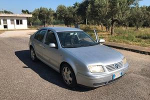 VOLKSWAGEN Bora - 2001